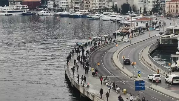 İSTANBUL'DA YASAKSIZ İLK CUMARTESİ; SAHİLLERE AKIN ETTİLER -1 Aktüel İSTANBUL'DA YASAKSIZ İLK CUMARTESİ; SAHİLLERE AKIN ETTİLER -1 Aktüel