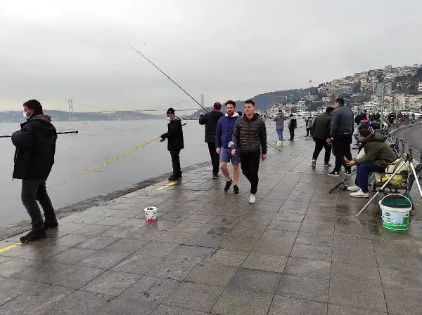 İSTANBUL'DA YASAKSIZ İLK CUMARTESİ; SAHİLLERE AKIN ETTİLER -1 Aktüel İSTANBUL'DA YASAKSIZ İLK CUMARTESİ; SAHİLLERE AKIN ETTİLER -1 Aktüel