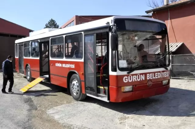 İBB, Sivas'ın Gürün belediyesine otobüs hediye etti İBB, Sivas'ın Gürün belediyesine otobüs hediye etti