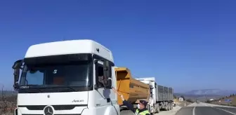 Bilecik İl Jandarma Komutanlığı: Son dakika haber... Jandarmadan hız ve takograf denetimi Bilecik İl Jandarma Komutanlığı: Son dakika haber... Jandarmadan hız ve takograf denetimi