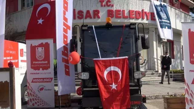 Kademe AŞ, Pınarhisar Belediyesi için ürettiği yerli ve milli 'AGA 2100 Kompakt Yol Süpürme Araçları'nı teslim etti Kademe AŞ, Pınarhisar Belediyesi için ürettiği yerli ve milli 'AGA 2100 Kompakt Yol Süpürme Araçları'nı teslim etti