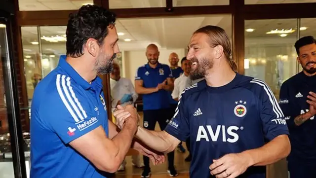 Caner Erkin, who was out of the squad, apologized by calling coach Erol Bulut