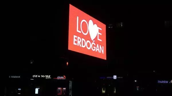 Son dakika haberi... Kahramanmaraş'ta led ekranlara 'Love Erdoğan' yazıldı Son dakika haberi... Kahramanmaraş'ta led ekranlara 'Love Erdoğan' yazıldı