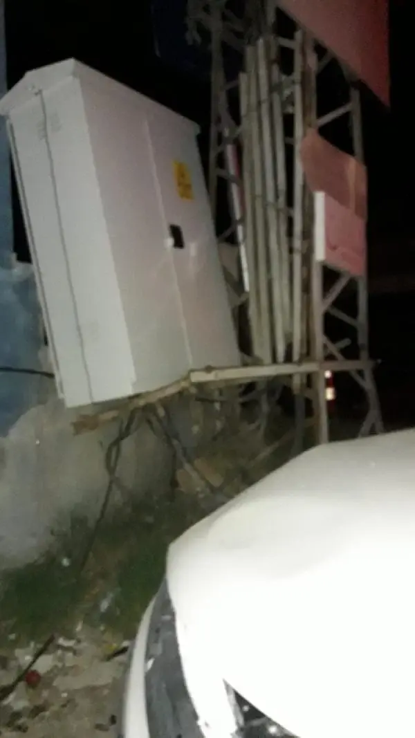 Kamyonetle çarpışan otomobildeki karı- koca yaralandı Kamyonetle çarpışan otomobildeki karı- koca yaralandı