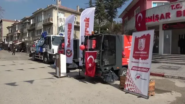 KIRKLARELİ Albayrak Grubu'ndan Pınarhisar Belediyesi'ne yerli ve milli süpürge aracı KIRKLARELİ Albayrak Grubu'ndan Pınarhisar Belediyesi'ne yerli ve milli süpürge aracı