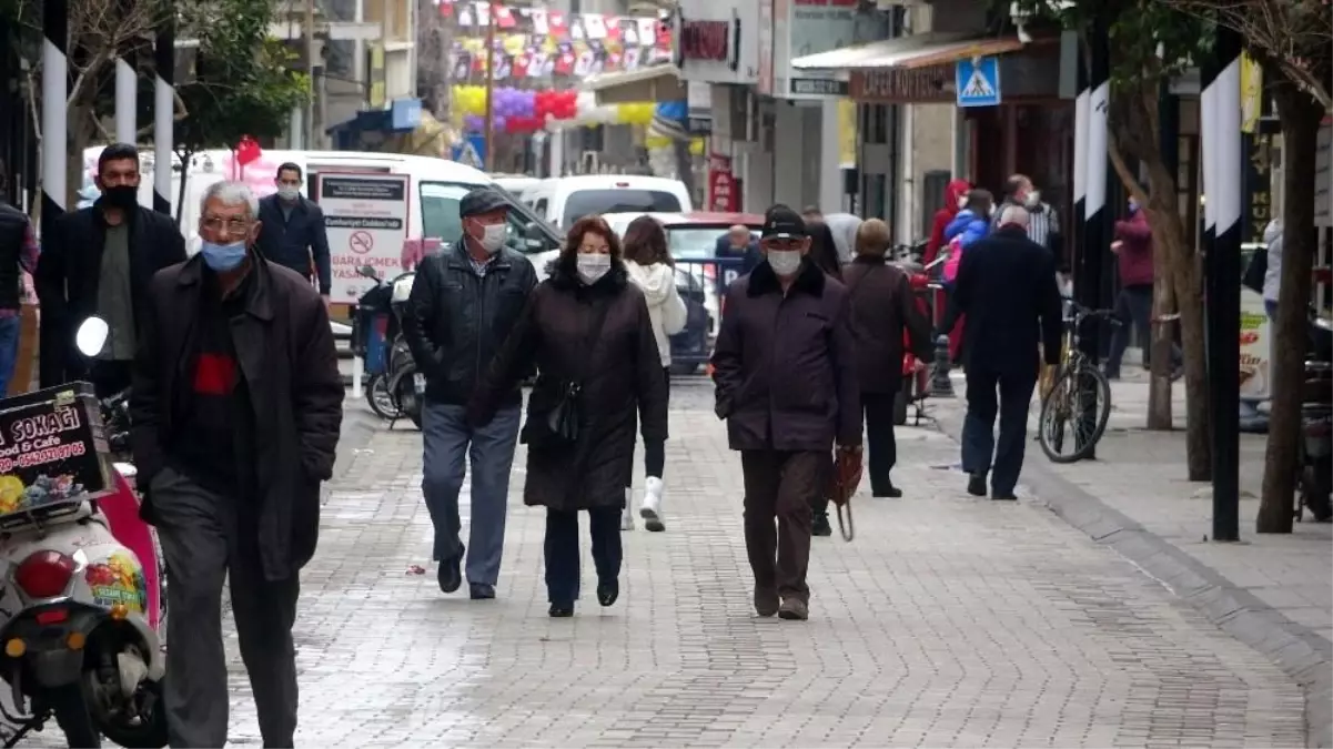 Kırklareli'nde kısıtlamasız ilk cumartesi günü cadde ve sokaklar hareketli