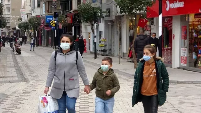 Kırklareli'nde kısıtlamasız ilk cumartesi günü cadde ve sokaklar hareketli