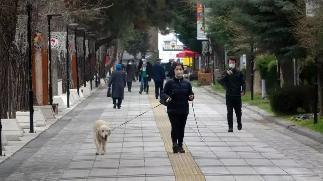 Kırklareli'nde kısıtlamasız ilk cumartesi günü cadde ve sokaklar hareketli