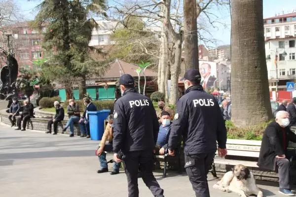 RİZE 'Kırmızı' kategorideki Rize'de, sokaklar yoğun RİZE 'Kırmızı' kategorideki Rize'de, sokaklar yoğun