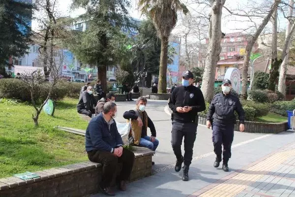 RİZE 'Kırmızı' kategorideki Rize'de, sokaklar yoğun RİZE 'Kırmızı' kategorideki Rize'de, sokaklar yoğun