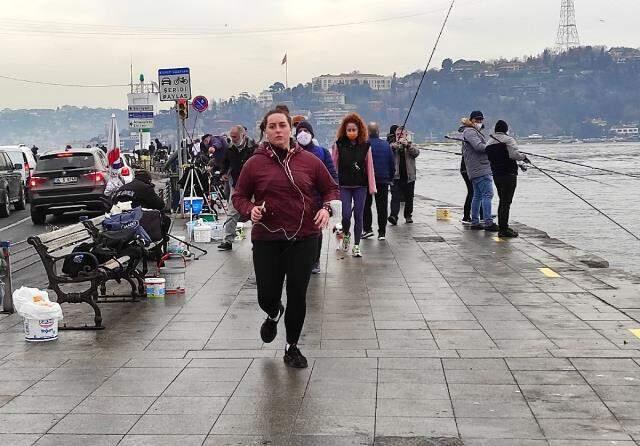 Kısıtlamasız ilk cumartesinde 'Kıymetini bilelim' diyen Bakan Koca'yı dinleyen olmadı Kısıtlamasız ilk cumartesinde 'Kıymetini bilelim' diyen Bakan Koca'yı dinleyen olmadı