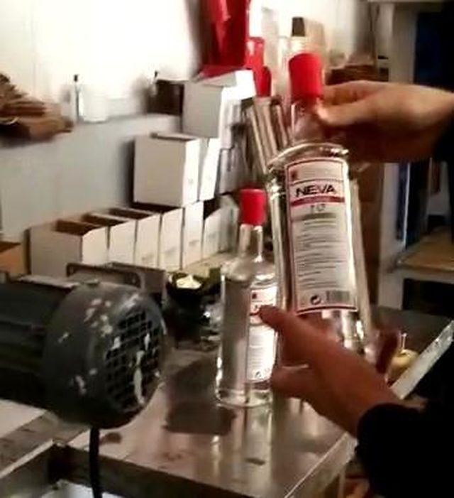 kocaeli de tonlarca kacak etil alkol ele geci 13972778 o