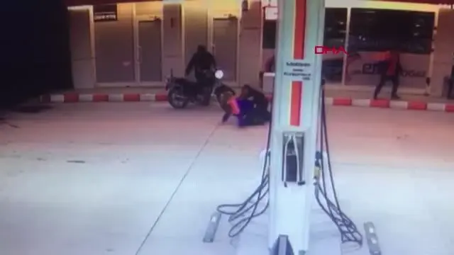 Son dakika haberi... KOCAELİ Veresiye vermeyen market görevlisinin darbedilmesi kamerada Son dakika haberi... KOCAELİ Veresiye vermeyen market görevlisinin darbedilmesi kamerada