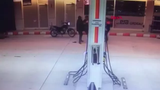 Son dakika haberi... KOCAELİ Veresiye vermeyen market görevlisinin darbedilmesi kamerada Son dakika haberi... KOCAELİ Veresiye vermeyen market görevlisinin darbedilmesi kamerada