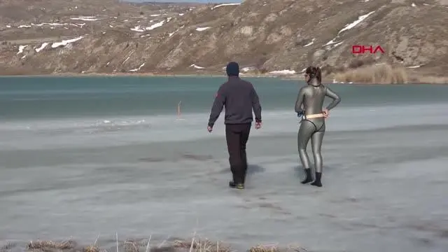 MİLLİ SPORCU BİRGÜL ERKEN'DEN SİVAS'TA 'KADINLAR GÜNÜ' DALIŞI MİLLİ SPORCU BİRGÜL ERKEN'DEN SİVAS'TA 'KADINLAR GÜNÜ' DALIŞI