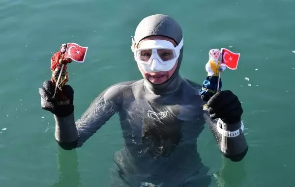 MİLLİ SPORCU BİRGÜL ERKEN'DEN SİVAS'TA 'KADINLAR GÜNÜ' DALIŞI MİLLİ SPORCU BİRGÜL ERKEN'DEN SİVAS'TA 'KADINLAR GÜNÜ' DALIŞI