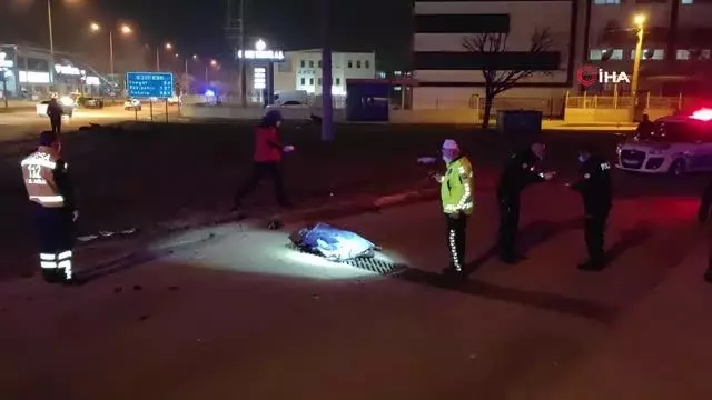 Moto kuryenin hayatını kaybettiği feci kaza kamerada Moto kuryenin hayatını kaybettiği feci kaza kamerada