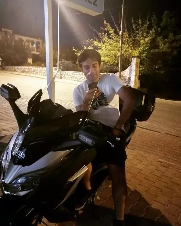 SAKARYA Motosikletle tatile giden iki arkadaş kaza yaptı 1 ölü, 1 yaralı SAKARYA Motosikletle tatile giden iki arkadaş kaza yaptı 1 ölü, 1 yaralı