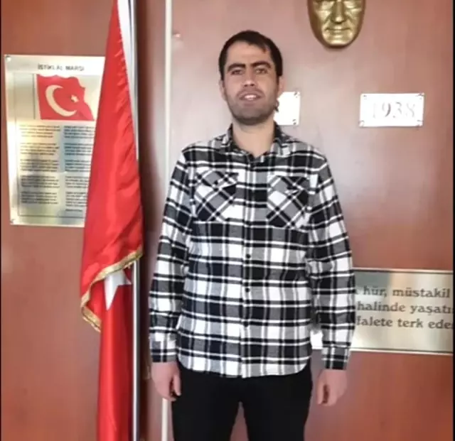 Öğretmenlerden 'İstiklal Marşı'na 100. Yıl' klibi Öğretmenlerden 'İstiklal Marşı'na 100. Yıl' klibi