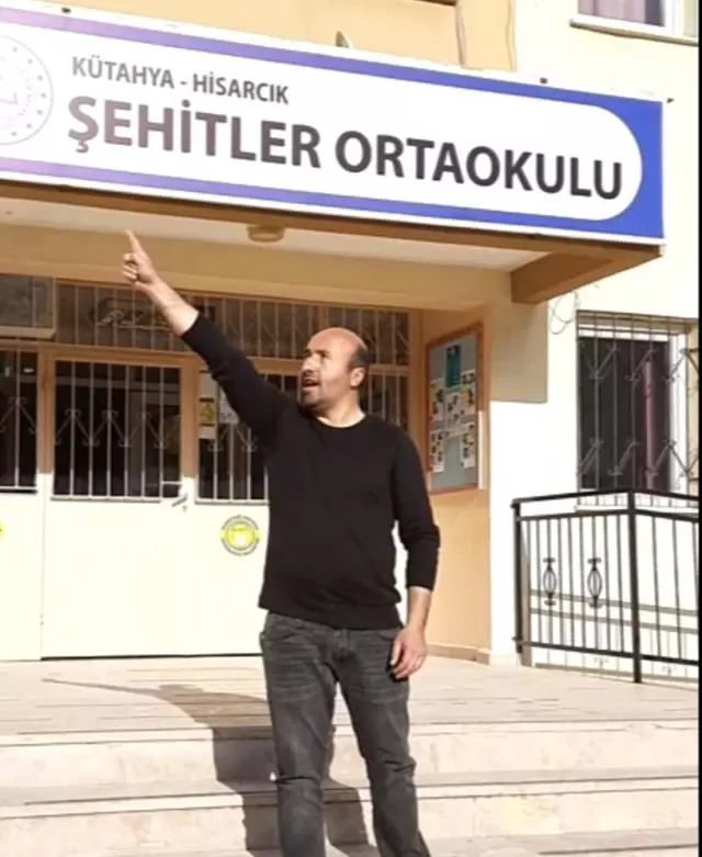 Öğretmenlerden 'İstiklal Marşı'na 100. Yıl' klibi Öğretmenlerden 'İstiklal Marşı'na 100. Yıl' klibi