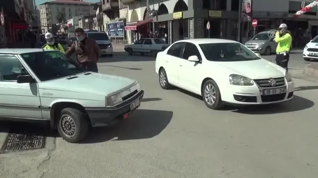 Osmaniye'de Kovid-19 denetimleri sürüyor Osmaniye'de Kovid-19 denetimleri sürüyor