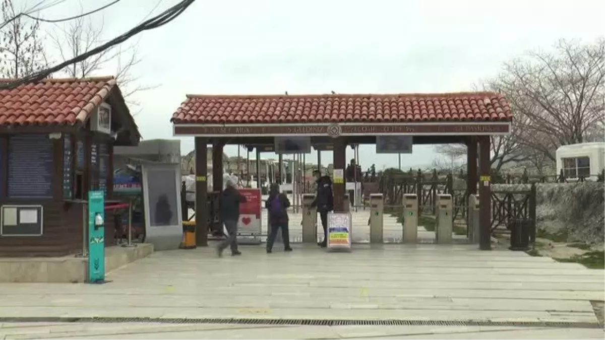 Pamukkale, kontrollü normalleşme sürecinde misafirlerini hafta sonu da ağırlamaya başladı