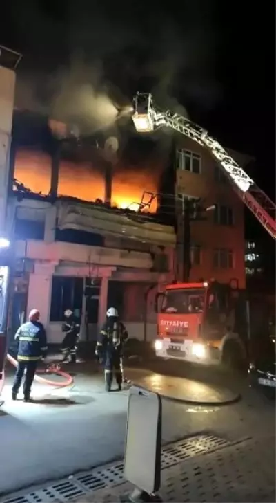 Piknik tüpü patladı, depo alev alev yandı Piknik tüpü patladı, depo alev alev yandı