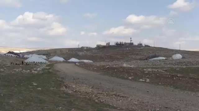 PKK'lı teröristlerin 34 yıl önce katlettiği 8 şehidin acısı dinmedi PKK'lı teröristlerin 34 yıl önce katlettiği 8 şehidin acısı dinmedi