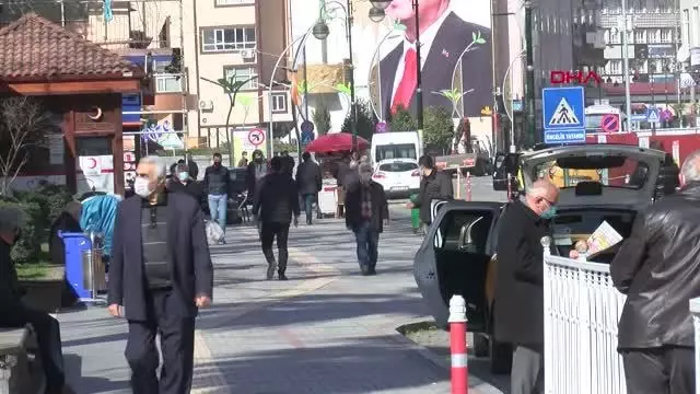RİZE 'Kırmızı' kategorideki Rize'de, sokaklar yoğun RİZE 'Kırmızı' kategorideki Rize'de, sokaklar yoğun