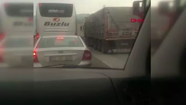 SAKARYA Motosikletle tatile giden iki arkadaş kaza yaptı 1 ölü, 1 yaralı SAKARYA Motosikletle tatile giden iki arkadaş kaza yaptı 1 ölü, 1 yaralı
