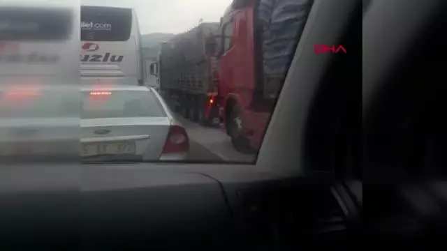 SAKARYA Motosikletle tatile giden iki arkadaş kaza yaptı 1 ölü, 1 yaralı SAKARYA Motosikletle tatile giden iki arkadaş kaza yaptı 1 ölü, 1 yaralı