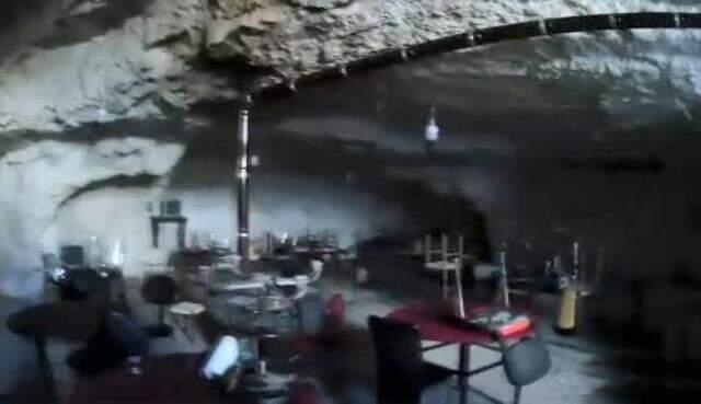 Şanlıurfa'da mağaraya baskın yapan polis kumarhaneyle karşılaştı: 29 gözaltı Şanlıurfa'da mağaraya baskın yapan polis kumarhaneyle karşılaştı: 29 gözaltı