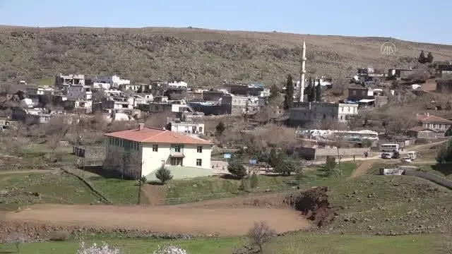 ŞANLIURFA - Kuraklık endişesi yaşayan çiftçiler yağmur duasına çıktı ŞANLIURFA - Kuraklık endişesi yaşayan çiftçiler yağmur duasına çıktı