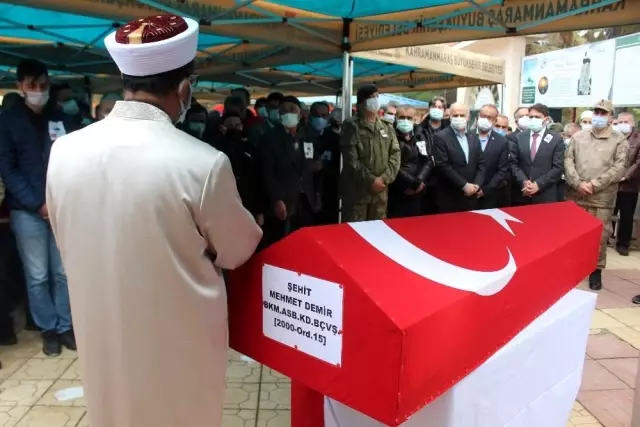 Şehit Astsubay Kıdemli Başçavuş Mehmet Demir son yolculuğuna uğurlandı Şehit Astsubay Kıdemli Başçavuş Mehmet Demir son yolculuğuna uğurlandı