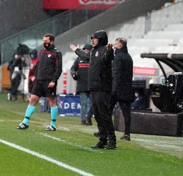 Sergen Yalçın reacted to referee Mete Kalkavan regarding the yellow card he saw.