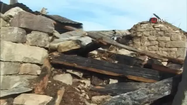 Sobadan çıkan yangında evleri küle döndü Sobadan çıkan yangında evleri küle döndü
