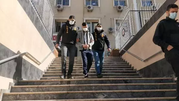 SULTANGAZİ'DE BORCUNU GERİ VERMEYEN ARKADAŞINI ÖLDÜREN ŞÜPHELİ YAKALANDI SULTANGAZİ'DE BORCUNU GERİ VERMEYEN ARKADAŞINI ÖLDÜREN ŞÜPHELİ YAKALANDI