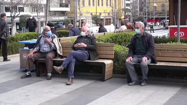 TRABZON 'Kırmızı' kategorideki Trabzon'da sahil ve parklar doldu TRABZON 'Kırmızı' kategorideki Trabzon'da sahil ve parklar doldu