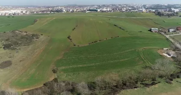 Tuzla'ya stadyum ve kapalı spor salonu müjdesi Tuzla'ya stadyum ve kapalı spor salonu müjdesi