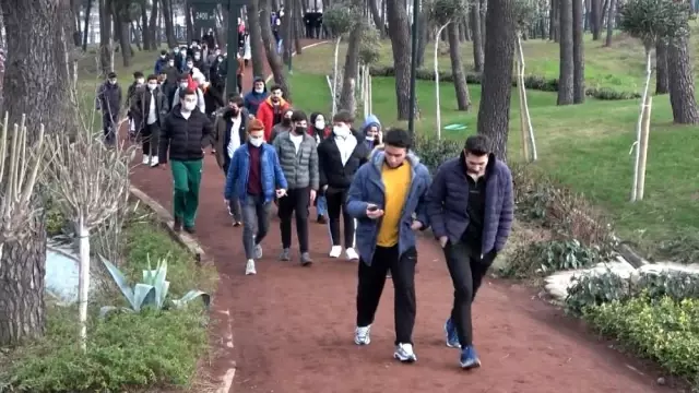 Ümraniye'de gençler ellerinde bayraklarla sabah sporunda buluştu Ümraniye'de gençler ellerinde bayraklarla sabah sporunda buluştu