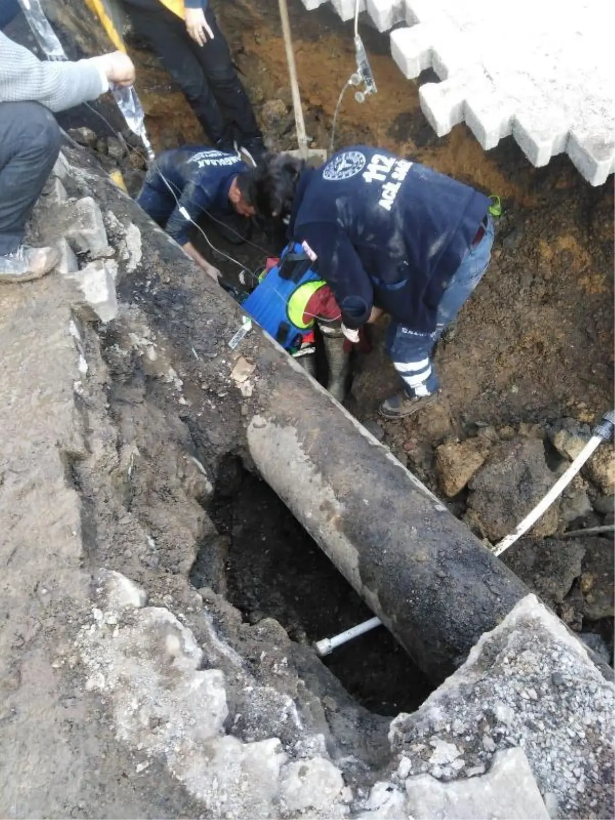 Zonguldak'ta, alt yapı çalışmasında göçükte kalan işçi öldü