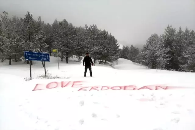 2 bin metreye 'Love Erdoğan' yazdı 2 bin metreye 'Love Erdoğan' yazdı