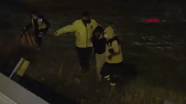 ADANA Kontrolden çıkan otomobil, atık su kanalına devrildi: 1 yaralı ADANA Kontrolden çıkan otomobil, atık su kanalına devrildi: 1 yaralı
