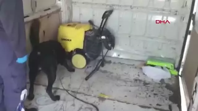 ADANA Oto yıkama makinesine gizlenmiş 55 bin uyuşturucu hapı 'Uzi' buldu ADANA Oto yıkama makinesine gizlenmiş 55 bin uyuşturucu hapı 'Uzi' buldu