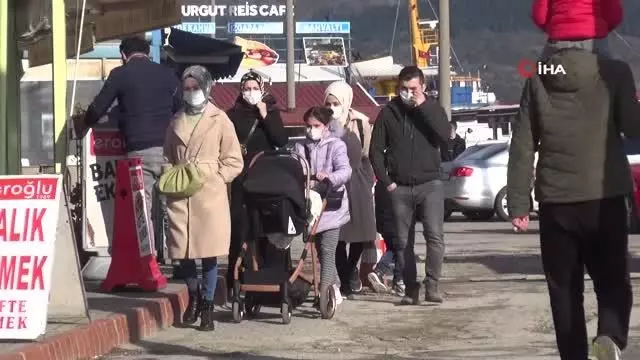 Amasra'da kısıtlamanın kalkmasıyla hareketlilik başladı Amasra'da kısıtlamanın kalkmasıyla hareketlilik başladı