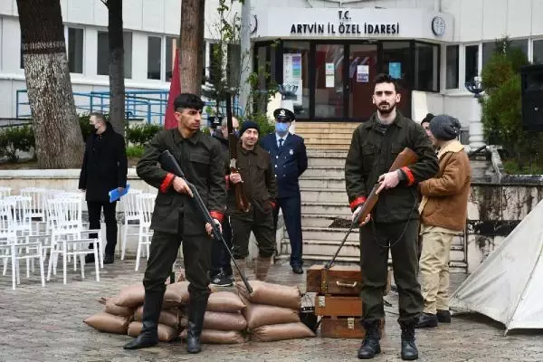 Artvin'in düşman işgalinden kurtuluşunun 100'üncü yıl dönümü törenle kutlandı. Artvin'in düşman işgalinden kurtuluşunun 100'üncü yıl dönümü törenle kutlandı.
