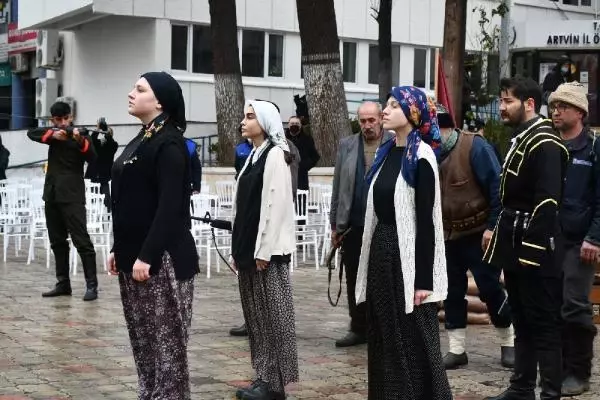 Artvin'in düşman işgalinden kurtuluşunun 100'üncü yıl dönümü törenle kutlandı. Artvin'in düşman işgalinden kurtuluşunun 100'üncü yıl dönümü törenle kutlandı.