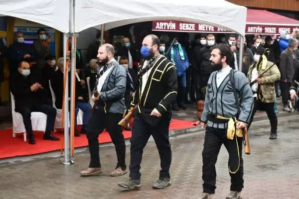 Artvin'in düşman işgalinden kurtuluşunun 100'üncü yıl dönümü törenle kutlandı. Artvin'in düşman işgalinden kurtuluşunun 100'üncü yıl dönümü törenle kutlandı.
