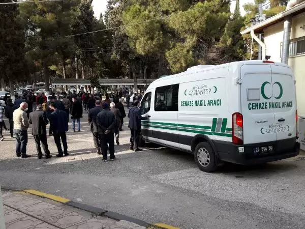 Son dakika haberi... GAZİANTEP Balkondan düşen çocuk hayatını kaybetti Son dakika haberi... GAZİANTEP Balkondan düşen çocuk hayatını kaybetti