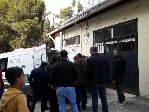 Son dakika haberi... GAZİANTEP Balkondan düşen çocuk hayatını kaybetti Son dakika haberi... GAZİANTEP Balkondan düşen çocuk hayatını kaybetti